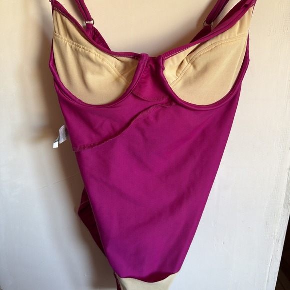 Miraclesuit One Piece Swimwear Bathing Suit Framboise Pink Slimming Travel - Picture 12 of 16